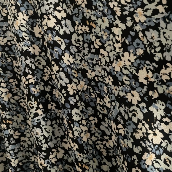 Cute feminine dress from Dynamite in size small! - Picture 5 of 6